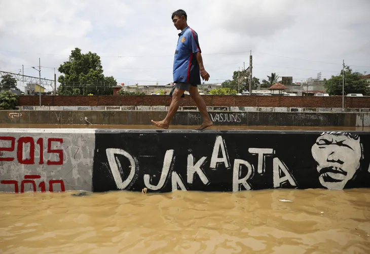 Indonesia chuẩn bị hứng chịu nhiều đợt mưa lớn trên cả nước - Ảnh 3. Indonesia chuẩn bị hứng chịu nhiều đợt mưa lớn trên cả nước - Ảnh 3.