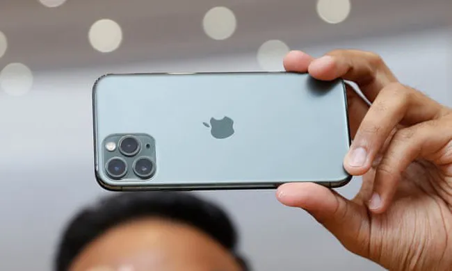 Apple thử nghiệm nút chuyển đổi ngăn iPhone 11 theo dõi vị trí - Ảnh 1. Apple thử nghiệm nút chuyển đổi ngăn iPhone 11 theo dõi vị trí - Ảnh 1.