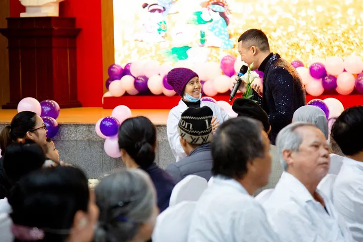 Bữa cơm tất niên ấm áp trong bệnh viện - Ảnh 3. Bữa cơm tất niên ấm áp trong bệnh viện - Ảnh 3.