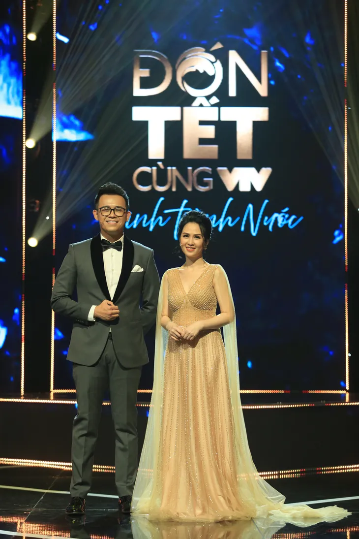 BTV Thúy Hằng đẹp xuất sắc đón Tết cùng VTV - Ảnh 9. BTV Thúy Hằng đẹp xuất sắc đón Tết cùng VTV - Ảnh 9.