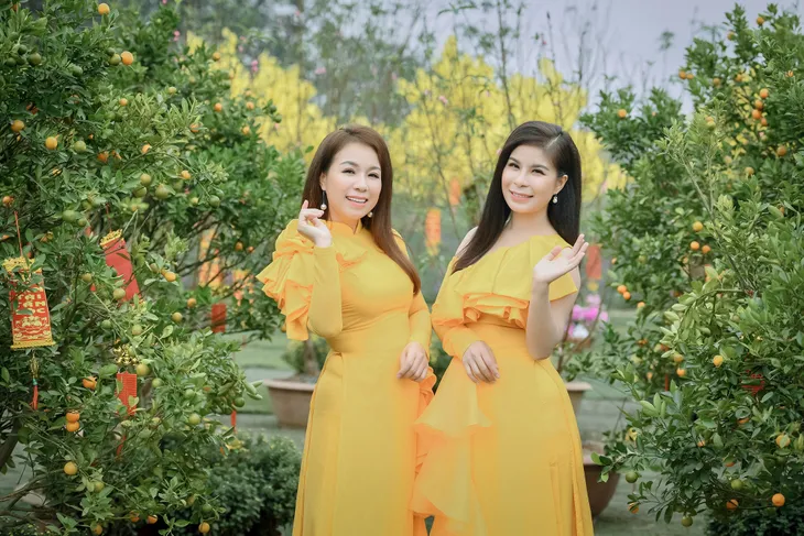 Chị em Sao mai Thu Hà - Linh Hoa lần đầu quay chung MV “Cánh thiệp đầu Xuân” - Ảnh 9. Chị em Sao mai Thu Hà - Linh Hoa lần đầu quay chung MV “Cánh thiệp đầu Xuân” - Ảnh 9.