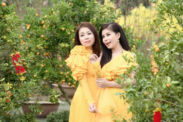 Chị em Sao mai Thu Hà - Linh Hoa lần đầu quay chung MV “Cánh thiệp đầu Xuân” - Ảnh 3. Chị em Sao mai Thu Hà - Linh Hoa lần đầu quay chung MV “Cánh thiệp đầu Xuân” - Ảnh 3.