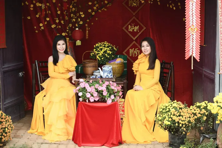Chị em Sao mai Thu Hà - Linh Hoa lần đầu quay chung MV “Cánh thiệp đầu Xuân” - Ảnh 4. Chị em Sao mai Thu Hà - Linh Hoa lần đầu quay chung MV “Cánh thiệp đầu Xuân” - Ảnh 4.