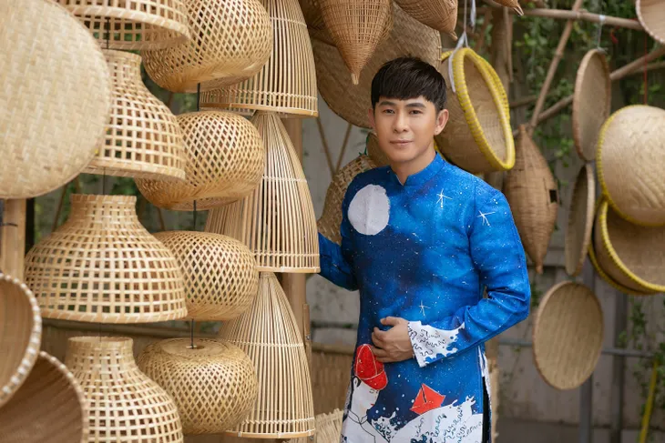 Châu Gia Kiệt mách cánh mày râu chọn “áo dài “ cực chất diện Tết - Ảnh 5. Châu Gia Kiệt mách cánh mày râu chọn “áo dài “ cực chất diện Tết - Ảnh 5.