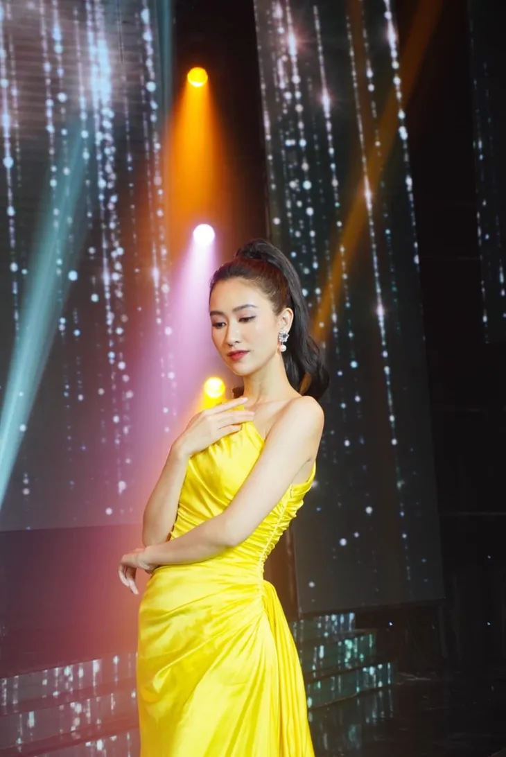 Á hậu Hà Thu tươi hết cỡ trong Chiến sĩ 2020 - Ảnh 8. Á hậu Hà Thu tươi hết cỡ trong Chiến sĩ 2020 - Ảnh 8.