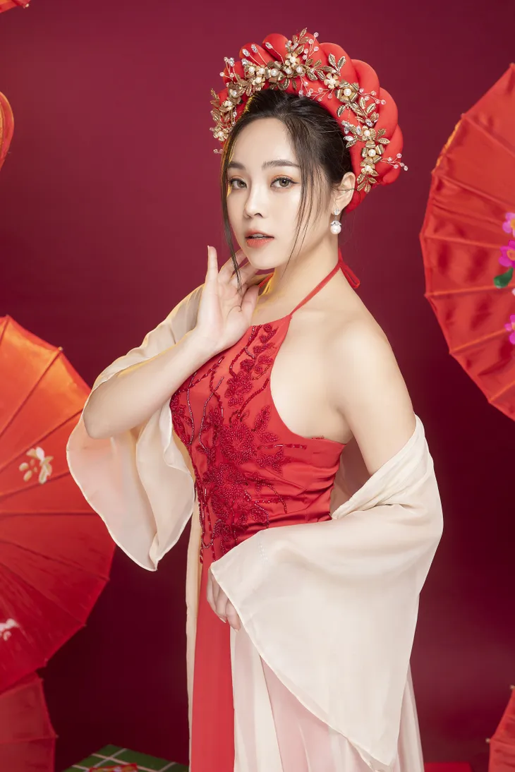 Sao mai Mai Diệu Ly đẹp rạng rỡ với vòng eo 56 trong bộ ảnh Tết - Ảnh 5. Sao mai Mai Diệu Ly đẹp rạng rỡ với vòng eo 56 trong bộ ảnh Tết - Ảnh 5.