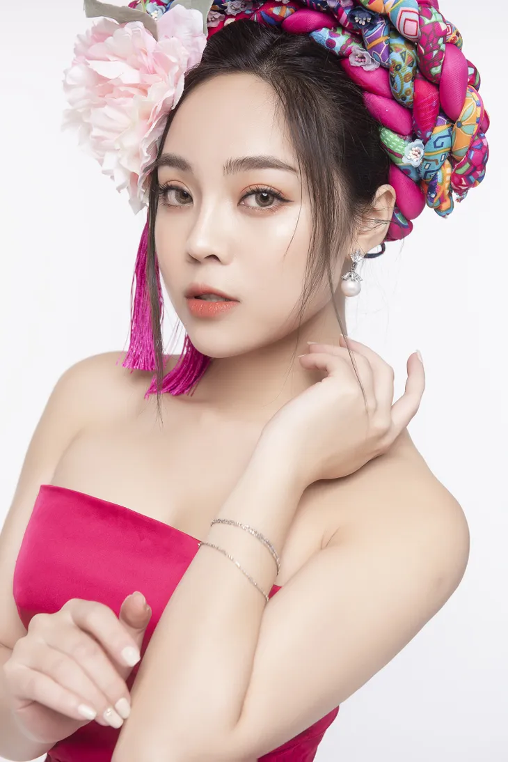 Sao mai Mai Diệu Ly đẹp rạng rỡ với vòng eo 56 trong bộ ảnh Tết - Ảnh 11. Sao mai Mai Diệu Ly đẹp rạng rỡ với vòng eo 56 trong bộ ảnh Tết - Ảnh 11.