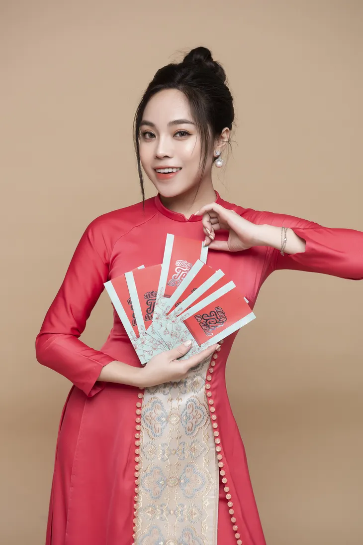 Sao mai Mai Diệu Ly đẹp rạng rỡ với vòng eo 56 trong bộ ảnh Tết - Ảnh 13. Sao mai Mai Diệu Ly đẹp rạng rỡ với vòng eo 56 trong bộ ảnh Tết - Ảnh 13.