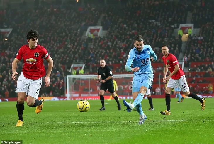 Manchester United 0-2 Burnley: Thảm bại ngay tại sân nhà! - Ảnh 2. Manchester United 0-2 Burnley: Thảm bại ngay tại sân nhà! - Ảnh 2.