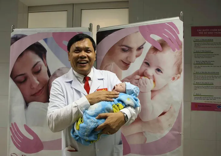 Chào đón những công dân nhí đầu tiên chào đời trong năm Canh Tý - Ảnh 1. Chào đón những công dân nhí đầu tiên chào đời trong năm Canh Tý - Ảnh 1.