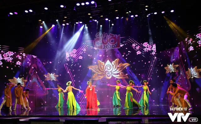 Hé lộ dàn ca sĩ góp mặt trong Gala cười 2020 - Ảnh 9. Hé lộ dàn ca sĩ góp mặt trong Gala cười 2020 - Ảnh 9.