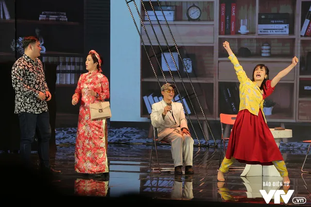 VIDEO Gala cười 2020: Cô gái tung chiêu bá đạo khi bị cha mẹ ép duyên - Ảnh 4. VIDEO Gala cười 2020: Cô gái tung chiêu bá đạo khi bị cha mẹ ép duyên - Ảnh 4.