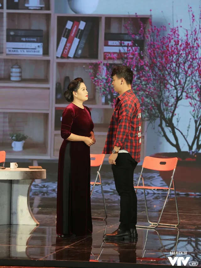 VIDEO Gala cười 2020: Cô gái tung chiêu bá đạo khi bị cha mẹ ép duyên - Ảnh 7. VIDEO Gala cười 2020: Cô gái tung chiêu bá đạo khi bị cha mẹ ép duyên - Ảnh 7.