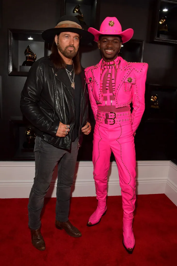 Grammy 2020: Dàn sao hạng A đua nhau khoe sắc trên thảm đỏ - Ảnh 7. Grammy 2020: Dàn sao hạng A đua nhau khoe sắc trên thảm đỏ - Ảnh 7.