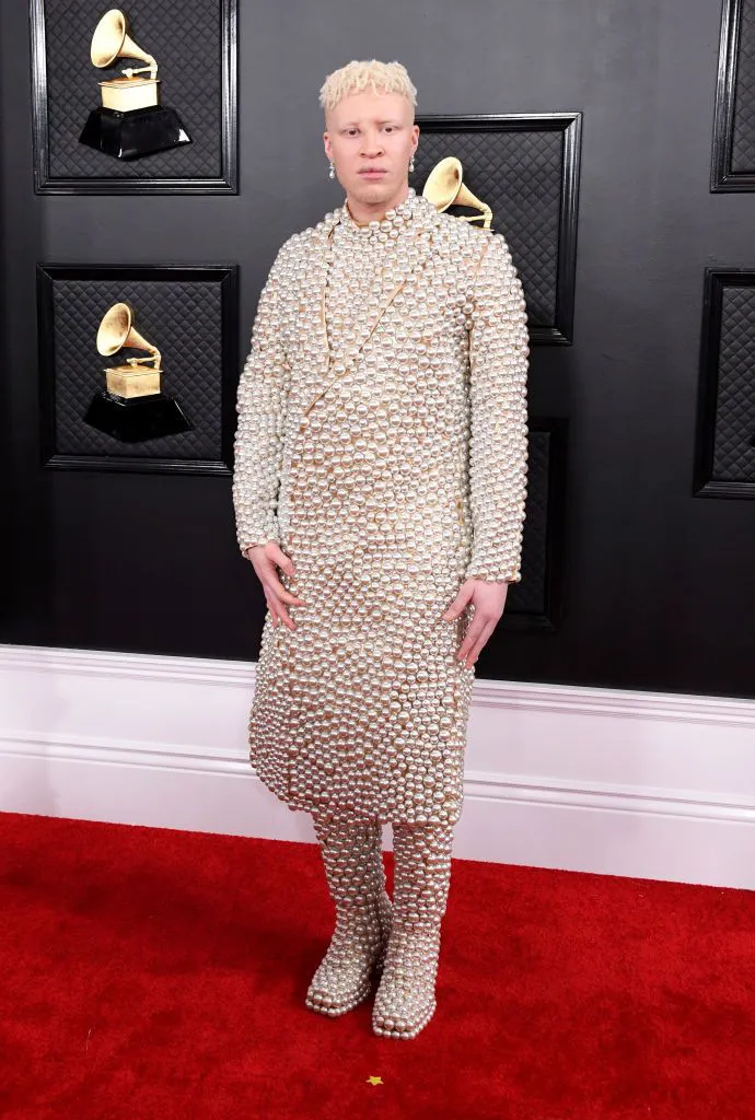 Grammy 2020: Dàn sao hạng A đua nhau khoe sắc trên thảm đỏ - Ảnh 10. Grammy 2020: Dàn sao hạng A đua nhau khoe sắc trên thảm đỏ - Ảnh 10.