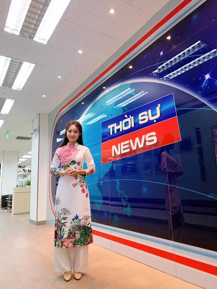 Nữ MC, BTV VTV diện áo dài duyên dáng dịp Tết - Ảnh 12. Nữ MC, BTV VTV diện áo dài duyên dáng dịp Tết - Ảnh 12.
