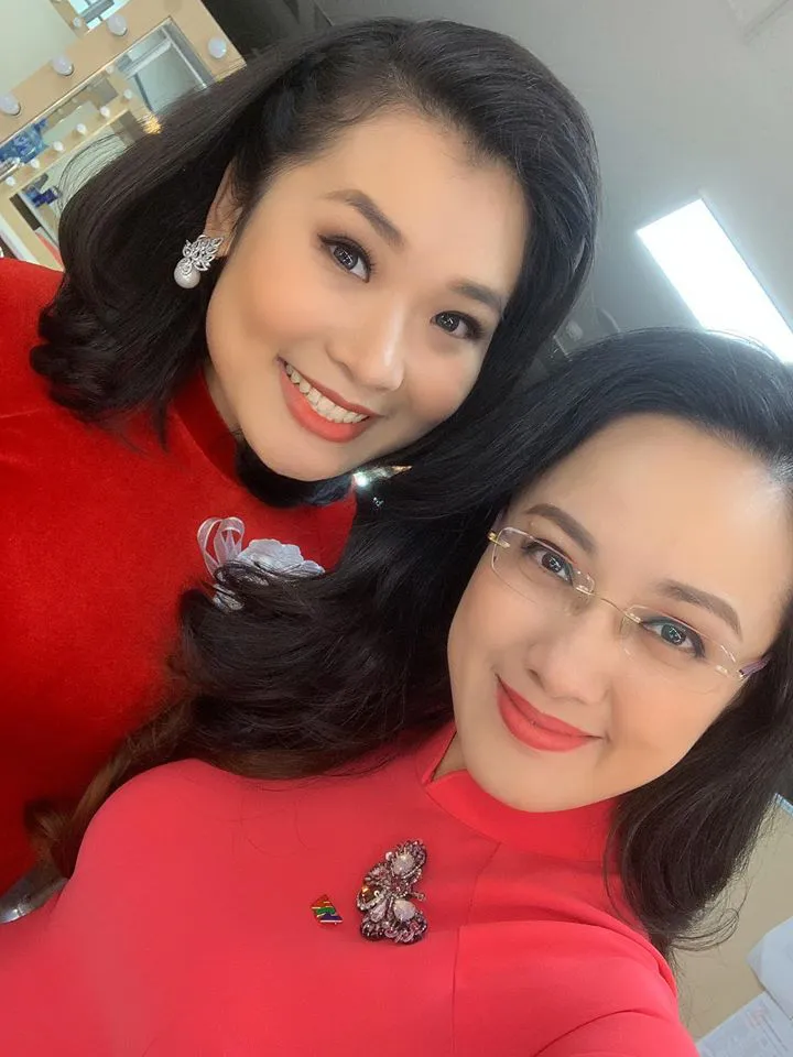 Nữ MC, BTV VTV diện áo dài duyên dáng dịp Tết - Ảnh 2. Nữ MC, BTV VTV diện áo dài duyên dáng dịp Tết - Ảnh 2.
