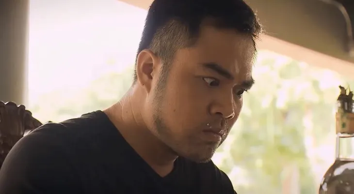 Sinh tử - Tập 55: Hoàng (Trọng Hùng) sốc nặng khi biết tin Khải chết - Ảnh 1. Sinh tử - Tập 55: Hoàng (Trọng Hùng) sốc nặng khi biết tin Khải chết - Ảnh 1.