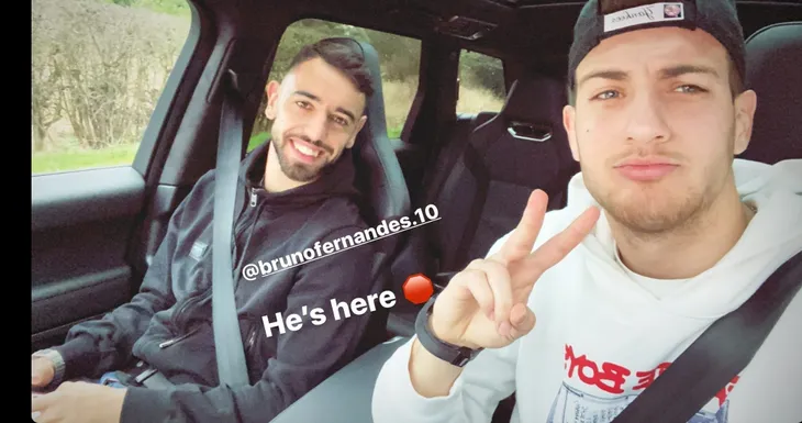 Chân ướt, chân ráo tới Man Utd, Bruno Fernandes đã có người bạn đầu tiên - Ảnh 1. Chân ướt, chân ráo tới Man Utd, Bruno Fernandes đã có người bạn đầu tiên - Ảnh 1.