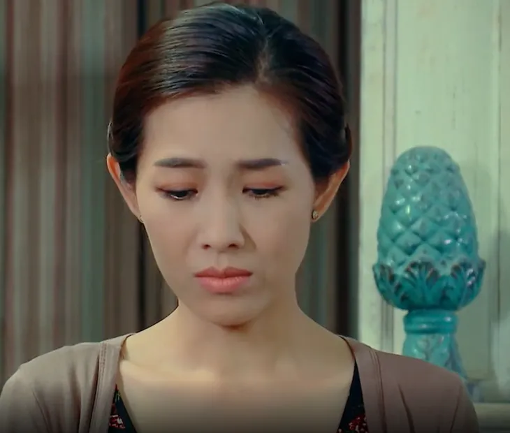Nước mắt loài cỏ dại - Tập 16: Việt dụ dỗ Dạ Thảo tính kế bán sạch đất đai, nhà cửa chia chác - Ảnh 1. Nước mắt loài cỏ dại - Tập 16: Việt dụ dỗ Dạ Thảo tính kế bán sạch đất đai, nhà cửa chia chác - Ảnh 1.