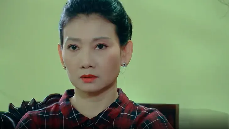 Nước mắt loài cỏ dại - Tập 16: Việt dụ dỗ Dạ Thảo tính kế bán sạch đất đai, nhà cửa chia chác - Ảnh 3. Nước mắt loài cỏ dại - Tập 16: Việt dụ dỗ Dạ Thảo tính kế bán sạch đất đai, nhà cửa chia chác - Ảnh 3.
