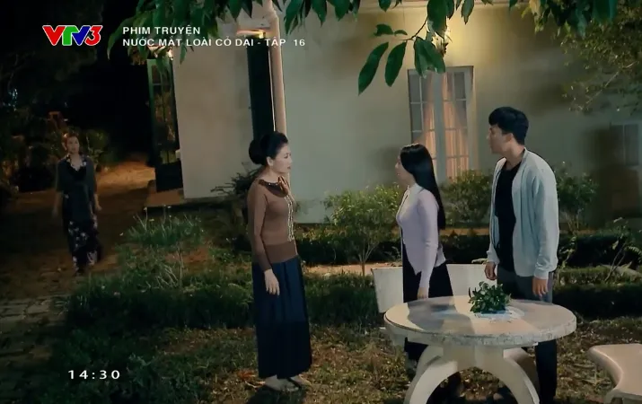 Nước mắt loài cỏ dại - Tập 16: Đi uống nước với bạn mới quen, Dạ Thảo bị mợ ba chửi đồ mất dạy - Ảnh 4. Nước mắt loài cỏ dại - Tập 16: Đi uống nước với bạn mới quen, Dạ Thảo bị mợ ba chửi đồ mất dạy - Ảnh 4.