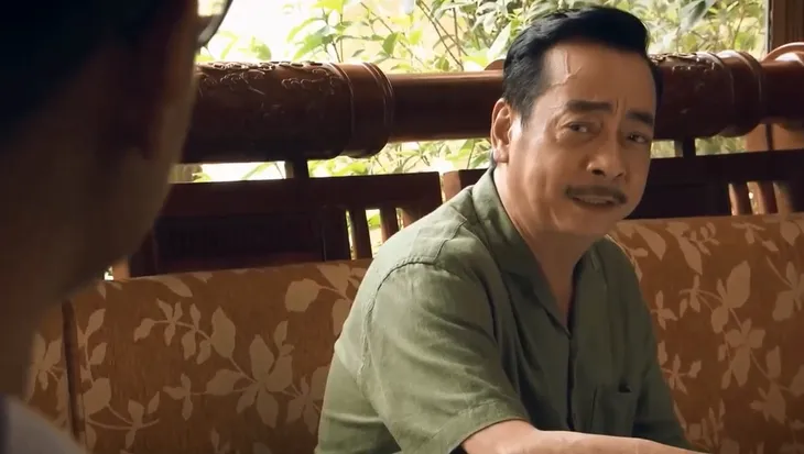 Sinh tử - Tập 44: Thấy con trai nói tốt cho Vũ, ông Trần Nghĩa nhận ra ngay sự mờ ám - Ảnh 2. Sinh tử - Tập 44: Thấy con trai nói tốt cho Vũ, ông Trần Nghĩa nhận ra ngay sự mờ ám - Ảnh 2.