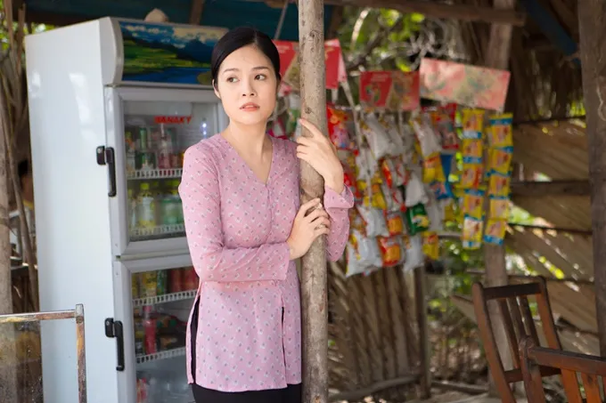 Dương Cẩm Lynh: Tôi không thể sống thoải mái nếu chỉ dựa vào tiền cát-xê đóng phim - Ảnh 2. Dương Cẩm Lynh: Tôi không thể sống thoải mái nếu chỉ dựa vào tiền cát-xê đóng phim - Ảnh 2.