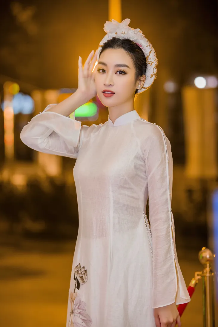 Hoa hậu Ngọc Hân, Đỗ Mỹ Linh diện áo dài đọ sắc một 9 một 10 - Ảnh 3. Hoa hậu Ngọc Hân, Đỗ Mỹ Linh diện áo dài đọ sắc một 9 một 10 - Ảnh 3.