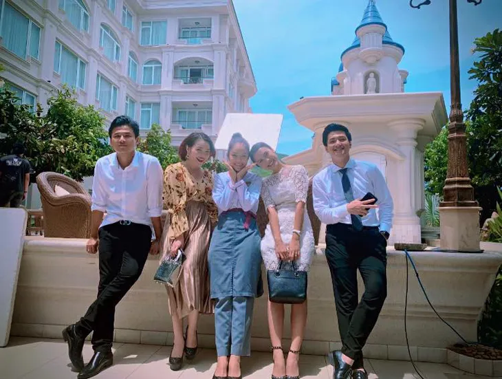 Hồng Kim Hạnh tiết lộ lý do cắt đi mái tóc dài suốt 30 năm - Ảnh 1. Hồng Kim Hạnh tiết lộ lý do cắt đi mái tóc dài suốt 30 năm - Ảnh 1.