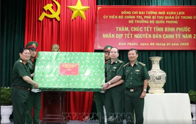 Đại tướng Ngô Xuân Lịch thăm và chúc Tết tại tỉnh Bình Phước - Ảnh 2. Đại tướng Ngô Xuân Lịch thăm và chúc Tết tại tỉnh Bình Phước - Ảnh 2.