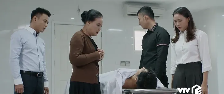 Hoa hồng trên ngực trái: Hóa ra chính Ngọc Quỳnh đề nghị biên kịch để Thái được chết một cách ý nghĩa - Ảnh 3. Hoa hồng trên ngực trái: Hóa ra chính Ngọc Quỳnh đề nghị biên kịch để Thái được chết một cách ý nghĩa - Ảnh 3.