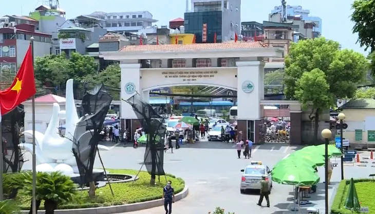Bệnh viện hụt hơi khi tự chủ toàn diện - Ảnh 1.
