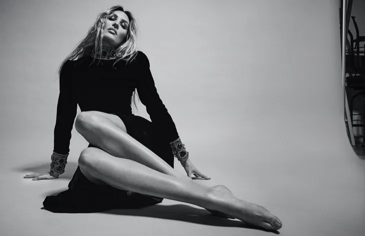 Candice Swanepoel ngọt ngào và quyền lực - Ảnh 13. Candice Swanepoel ngọt ngào và quyền lực - Ảnh 13.