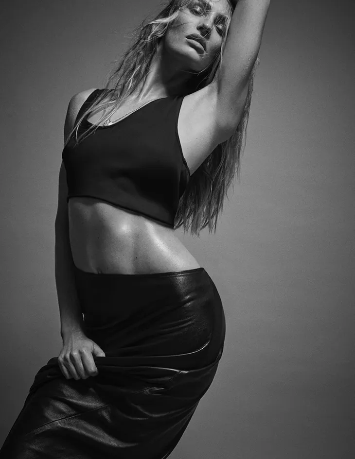 Candice Swanepoel ngọt ngào và quyền lực - Ảnh 21. Candice Swanepoel ngọt ngào và quyền lực - Ảnh 21.