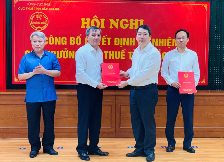 Điều động, bổ nhiệm nhân sự Bộ TT&TT và 3 Tổng cục - Ảnh 1. Điều động, bổ nhiệm nhân sự Bộ TT&TT và 3 Tổng cục - Ảnh 1.