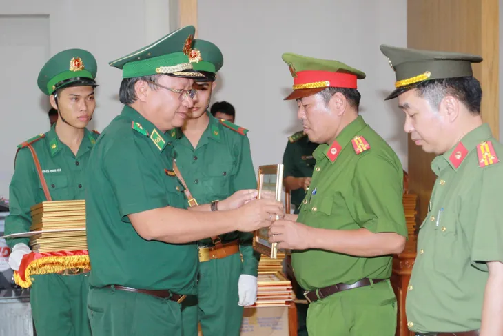 Triệt phá thành công đường dây xuất khẩu ma túy do người nước ngoài cầm đầu - Ảnh 2. Triệt phá thành công đường dây xuất khẩu ma túy do người nước ngoài cầm đầu - Ảnh 2.