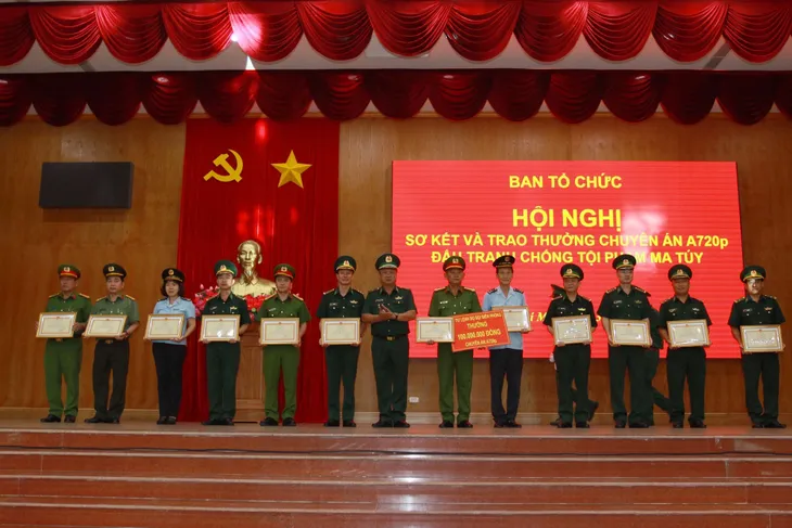 Triệt phá thành công đường dây xuất khẩu ma túy do người nước ngoài cầm đầu - Ảnh 1. Triệt phá thành công đường dây xuất khẩu ma túy do người nước ngoài cầm đầu - Ảnh 1.