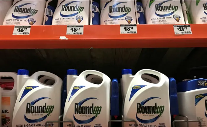 Pháp hạn chế thuốc diệt cỏ chứa glyphosate trong trồng trọt - Ảnh 1. Pháp hạn chế thuốc diệt cỏ chứa glyphosate trong trồng trọt - Ảnh 1.