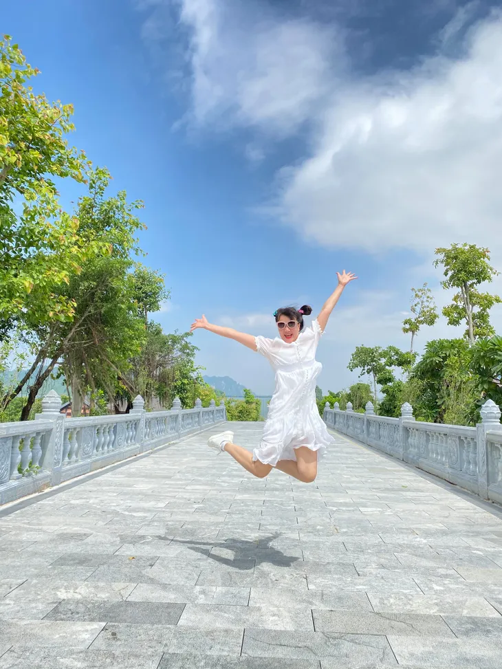 Vân Dung tung bộ ảnh cực cool đón sinh nhật - Ảnh 2. Vân Dung tung bộ ảnh cực cool đón sinh nhật - Ảnh 2.