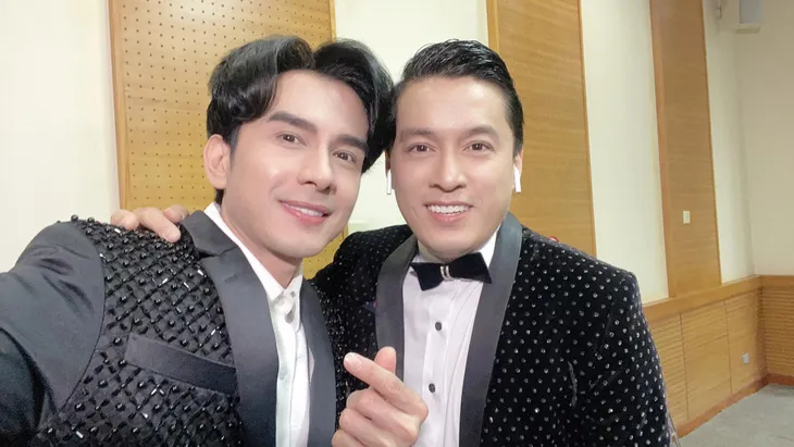 Đan Trường - Lam Trường song ca loạt hit tại Bán kết Hoa hậu Việt Nam 2020 - Ảnh 10. Đan Trường - Lam Trường song ca loạt hit tại Bán kết Hoa hậu Việt Nam 2020 - Ảnh 10.