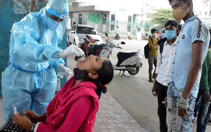 Hơn 37,4 triệu ca mắc COVID-19 trên toàn cầu, làn sóng dịch thứ hai trở lại châu Âu - Ảnh 2. Hơn 37,4 triệu ca mắc COVID-19 trên toàn cầu, làn sóng dịch thứ hai trở lại châu Âu - Ảnh 2.