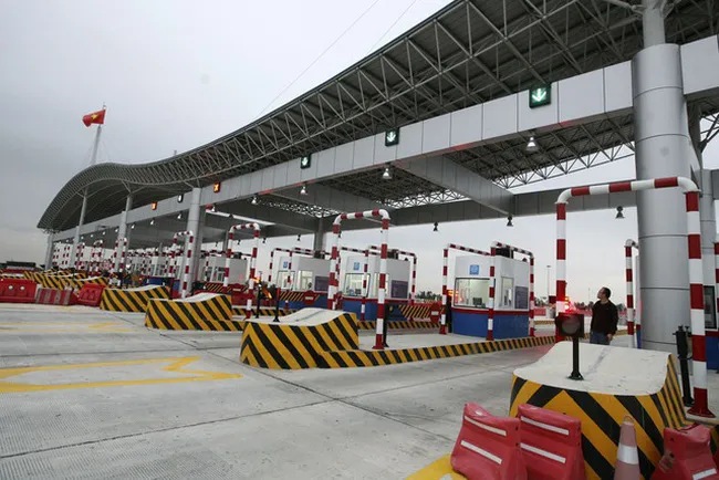 Đề xuất thu phí tại cao tốc đầu tư công - Liệu phí có chồng phí? - Ảnh 2. Đề xuất thu phí tại cao tốc đầu tư công - Liệu phí có chồng phí? - Ảnh 2.