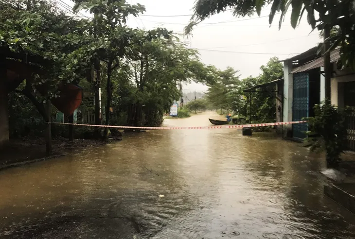 Chủ động ứng phó mưa lũ phức tạp - Ảnh 2. Chủ động ứng phó mưa lũ phức tạp - Ảnh 2.