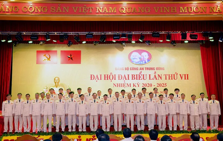 Đại hội đại biểu Đảng bộ Công an Trung ương nhiệm kỳ 2020 - 2025 thành công tốt đẹp - Ảnh 3.