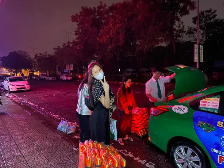 Công Vinh gọi Thủy Tiên là cô vợ trời hành - Ảnh 1. Công Vinh gọi Thủy Tiên là cô vợ trời hành - Ảnh 1.
