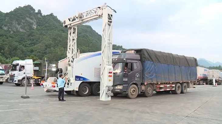 Ứng dụng công nghệ vào thủ tục thông quan tại cửa khẩu - Ảnh 1. Ứng dụng công nghệ vào thủ tục thông quan tại cửa khẩu - Ảnh 1.