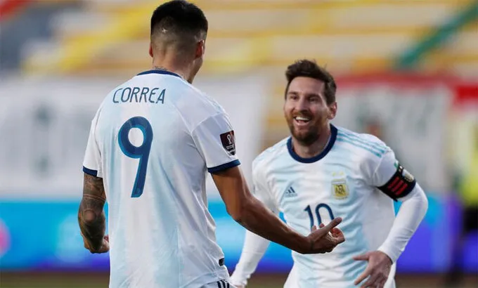 Bolivia 1-2 Argentina: Chiến thắng trên độ cao 3600 mét - Ảnh 2. Bolivia 1-2 Argentina: Chiến thắng trên độ cao 3600 mét - Ảnh 2.