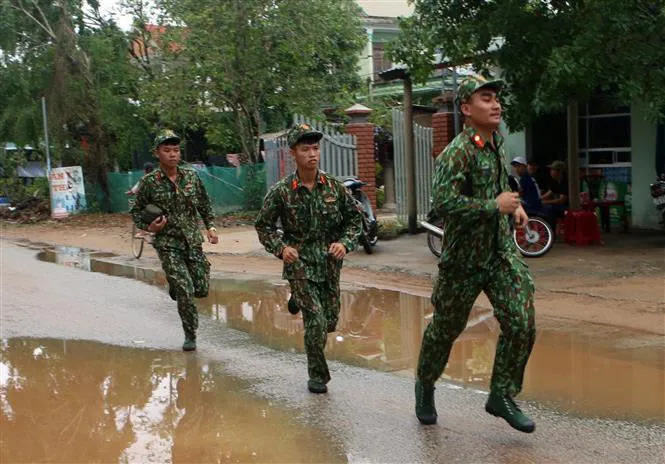 vna_potal_thua_thien_–_hue_khan_truong_tiep_can_hien_truong_cuu_ho_cuu_nan_cac_nan_nhan_vu_sat_lo_dat_da_tai_thuy_dien_rao_trang_3__092510657_5066949 vna_potal_thua_thien_–_hue_khan_truong_tiep_can_hien_truong_cuu_ho_cuu_nan_cac_nan_nhan_vu_sat_lo_dat_da_tai_thuy_dien_rao_trang_3__092510657_5066949
