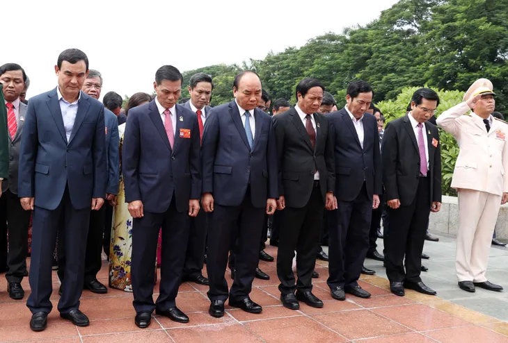 Thủ tướng Nguyễn Xuân Phúc dự Đại hội Đảng bộ thành phố Hải Phòng - Ảnh 2. Thủ tướng Nguyễn Xuân Phúc dự Đại hội Đảng bộ thành phố Hải Phòng - Ảnh 2.